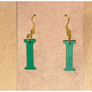 ☀️3/$9☀️ Letter “I” Wood Earrings (Green)